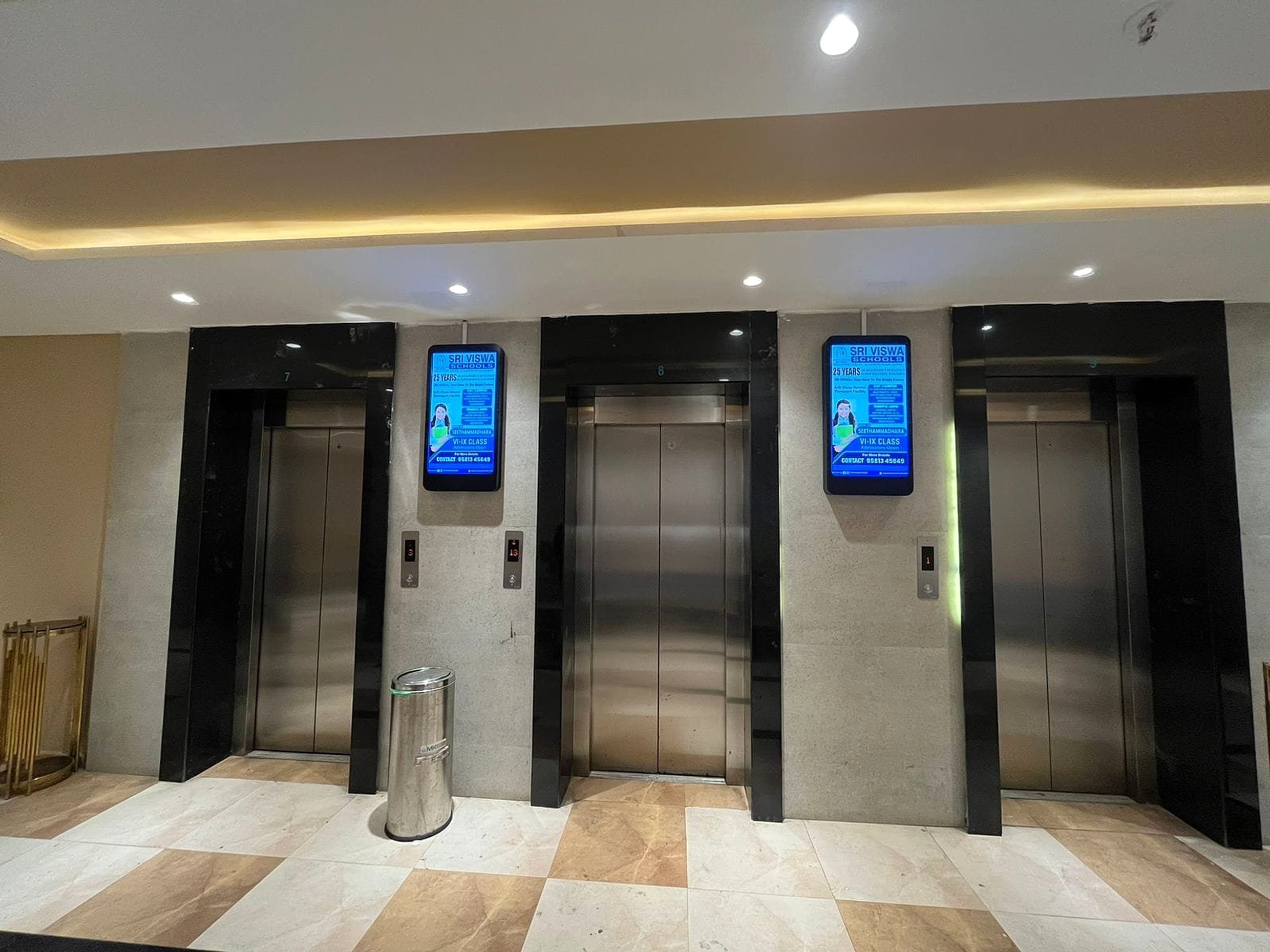 Digital Screens — Foxy Advertising campaign