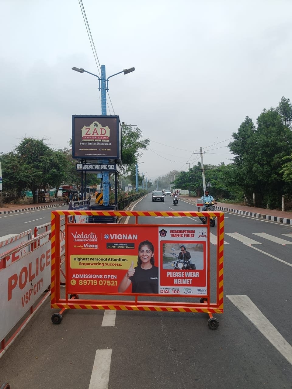Barricades — Foxy Advertising campaign