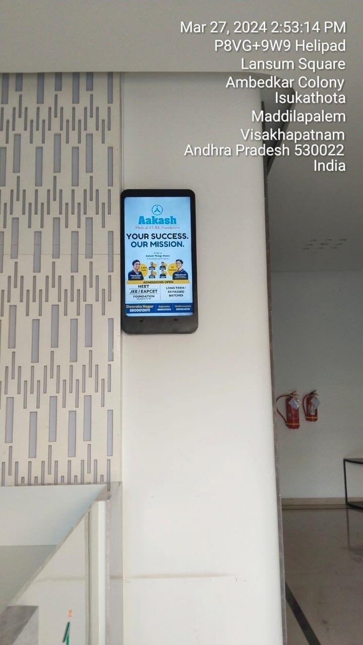 Digital Screens — Foxy Advertising campaign